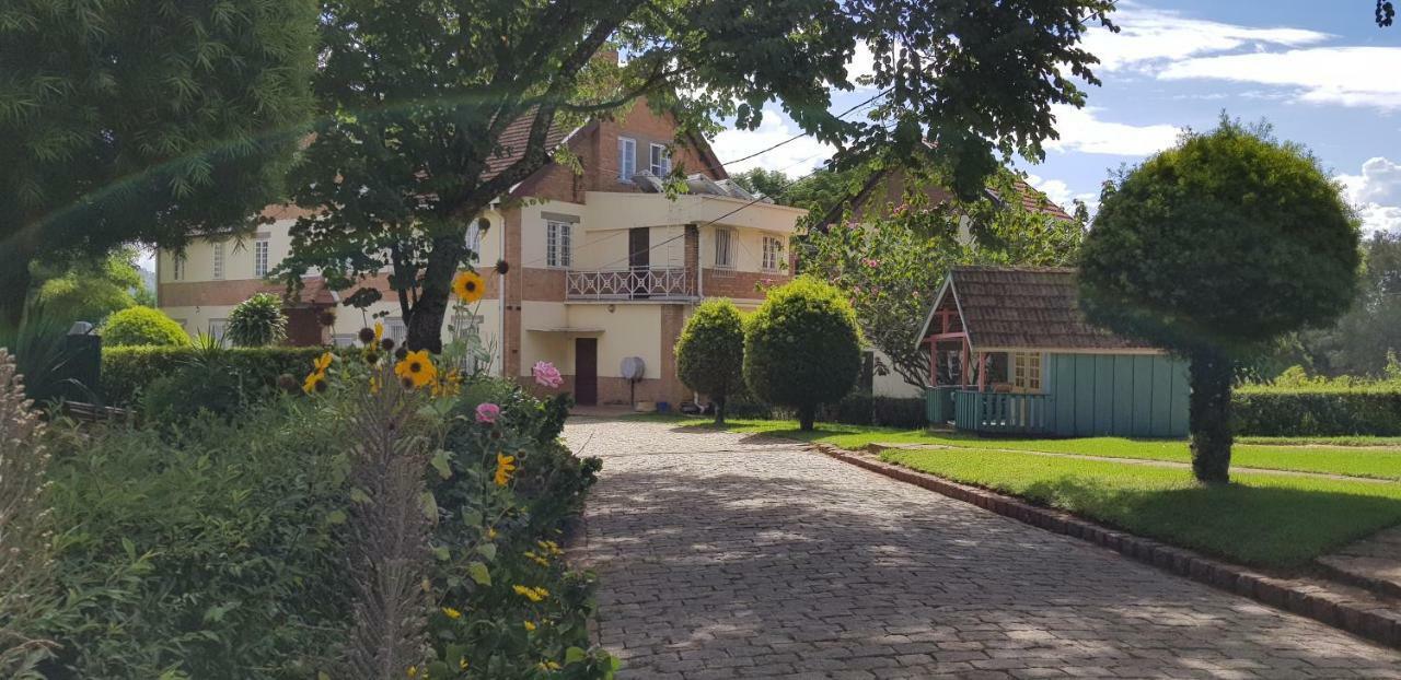 Lovasoa 4C Hotel Antsirabe Kültér fotó