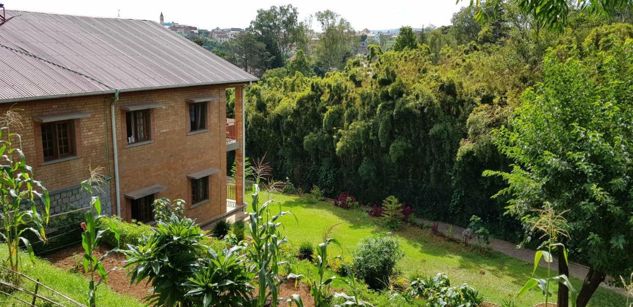 Lovasoa 4C Hotel Antsirabe Kültér fotó