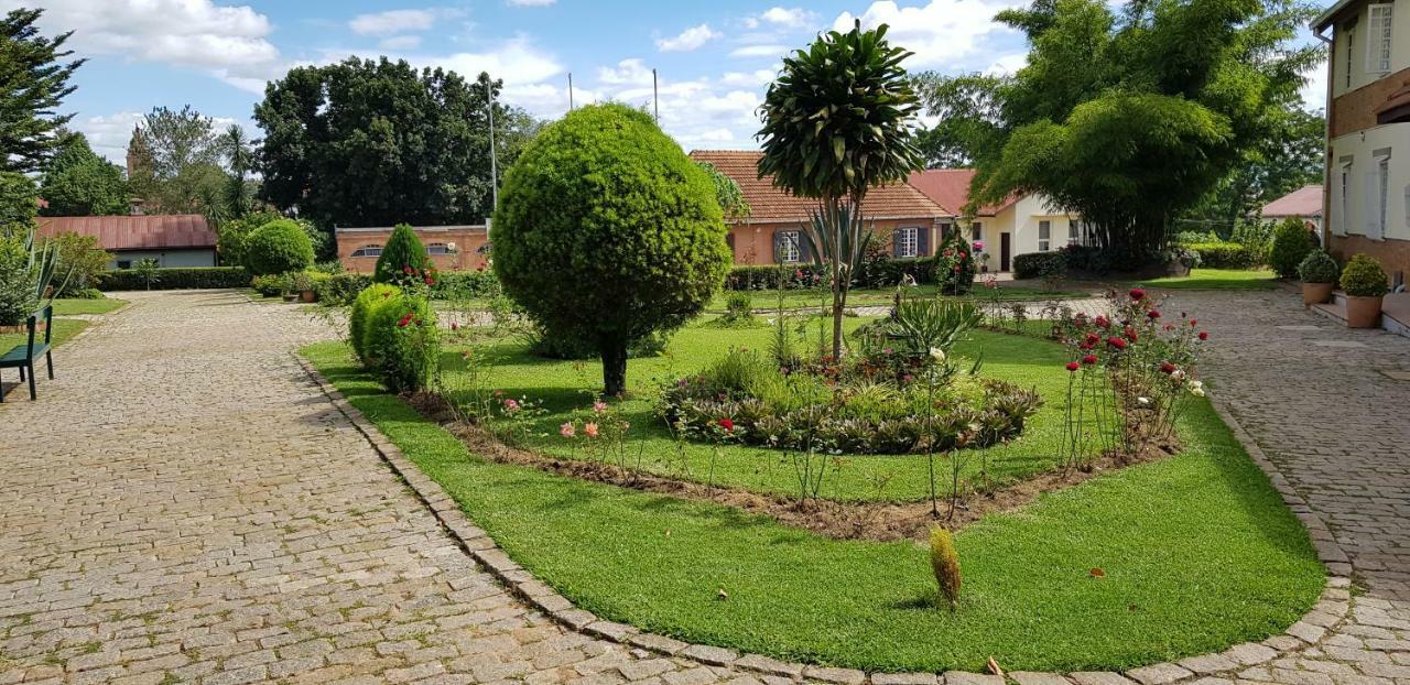 Lovasoa 4C Hotel Antsirabe Kültér fotó
