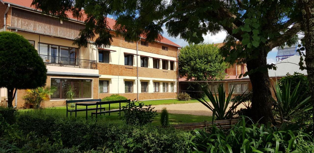 Lovasoa 4C Hotel Antsirabe Kültér fotó