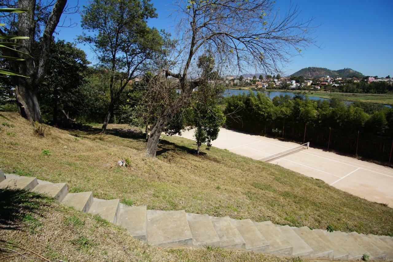 Lovasoa 4C Hotel Antsirabe Kültér fotó
