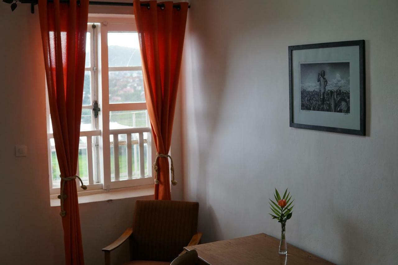 Lovasoa 4C Hotel Antsirabe Kültér fotó