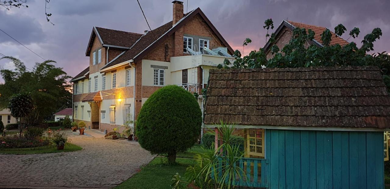 Lovasoa 4C Hotel Antsirabe Kültér fotó